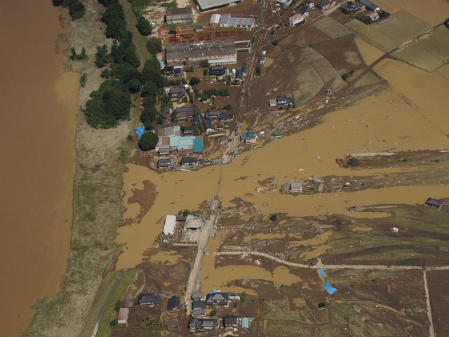 鬼怒川の堤防の決壊箇所 航空写真